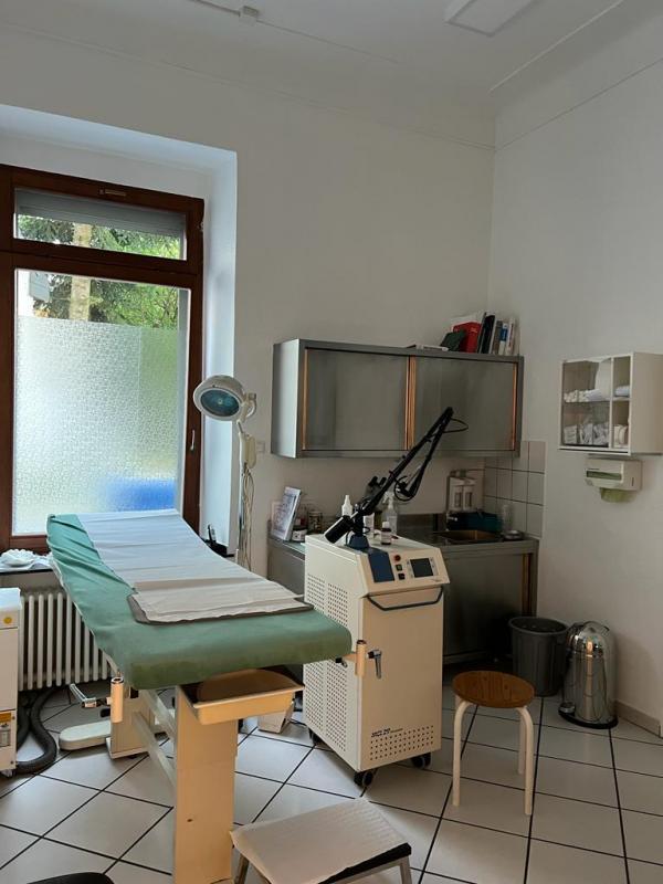 Praxis-Rundgang - Lasermedizinische Praxis Dr. med. Tim Blazejak, Willich